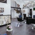 Sprzedam dwupoziomowy salon fryzjersko-kosmetyczny w Warszawie - zdjęcie 1