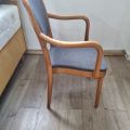 Krzesło drewniane sztaplowane z nową tapicerką - zdjęcie 2