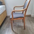 Krzesło drewniane sztaplowane z nową tapicerką - zdjęcie 4