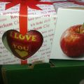 Sprzedam jabłka walentynkowe z napisem i love you - zdjęcie 1