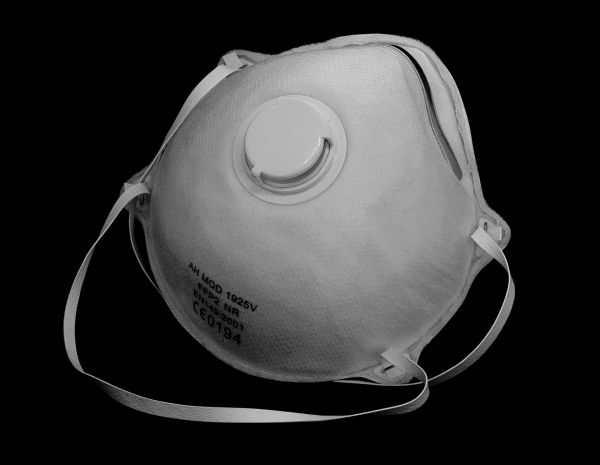Maski chroniące układ oddechowy w pracy, jak wybrać maskę?