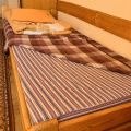 Łóżka sosnowe z materacami - zdjęcie 2