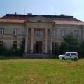 Pałac, ok. 32 km od Poznania - niedaleko  jezioro Strykowskie