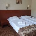 Komplet mebli hotelowych pokój 2os. łóżka kontynentalne fornir - zdjęcie 2