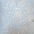 Poduszka ozdobna z haftem i perełkami bawełna 43 cm