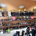 Sprzedam asortyment sklepowy - obuwie wraz z wyposażeniem - zdjęcie 2