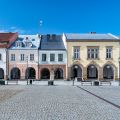 Kamienica na rynku w Krośnie z restauracją i pokojami