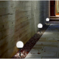 Lampa ogrodowa solarna biała kula LED XXL - zdjęcie 3