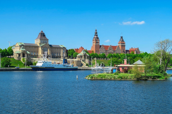 Nabrzeże w Szczecinie - miasta portowego